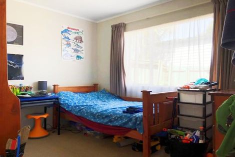 Photo of property in 11 Woodvale Road, Glen Eden, Auckland, 0602