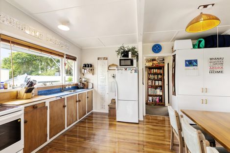 Photo of property in 14 Smith Street, Raglan, 3225