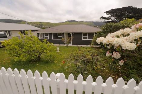 Photo of property in 38 Taylor Terrace, Tawa, Wellington, 5028