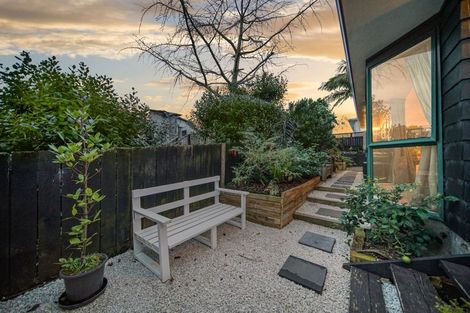 Photo of property in 2/23a Vincent Street, Howick, Auckland, 2014