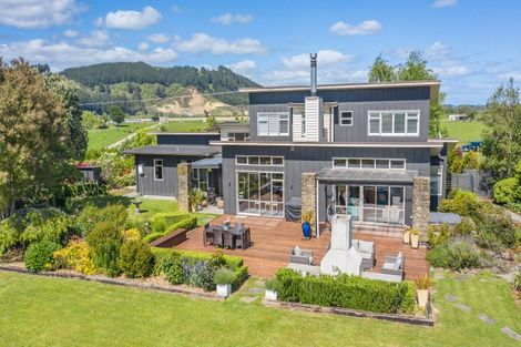 Photo of property in 205 Muhunoa Road East, Ohau, Levin, 5570