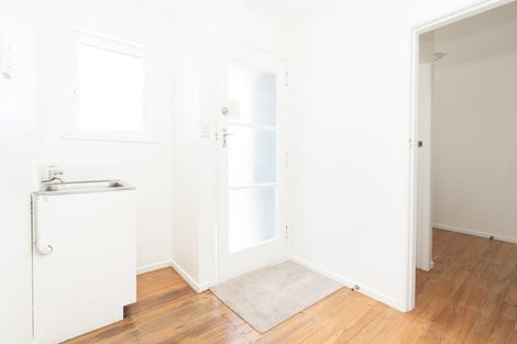 Photo of property in 5 Guy Place, Melville, Hamilton, 3206