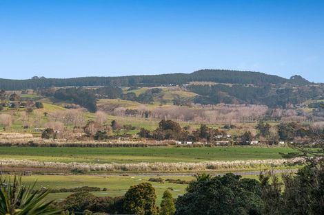 Photo of property in 2 Kaipara Crescent, Helensville, 0800