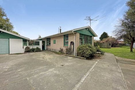 Photo of property in 17 Fairmile Place, Russley, Christchurch, 8042
