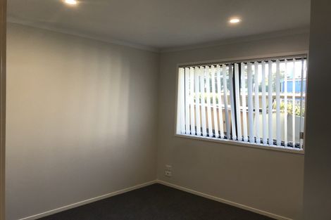 Photo of property in 248a Wairau Road, Glenfield, Auckland, 0627