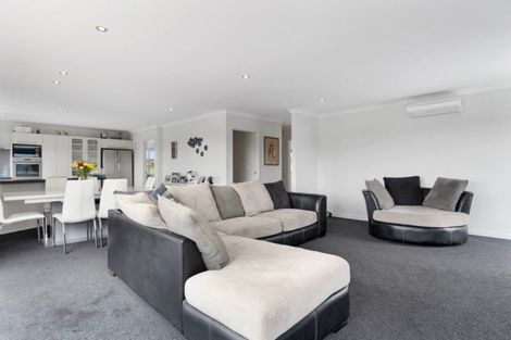 Photo of property in 12 Haden Place, Omokoroa, 3114