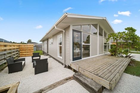 Photo of property in 8 Gossamer Drive, Pakuranga Heights, Auckland, 2010