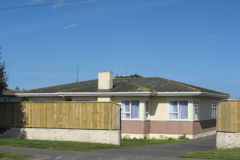 Photo of property in 31 Hood Street, Castlecliff, Whanganui, 4501