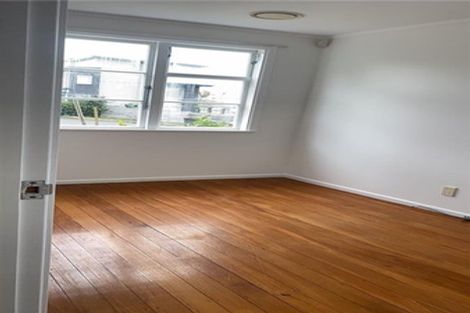 Photo of property in 6 Huxley Place, Glen Innes, Auckland, 1072