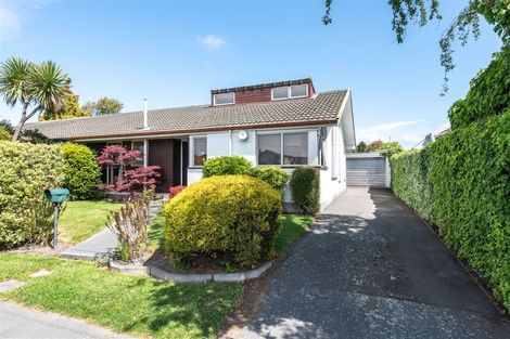 Photo of property in 2/25 Avonhead Road, Avonhead, Christchurch, 8042