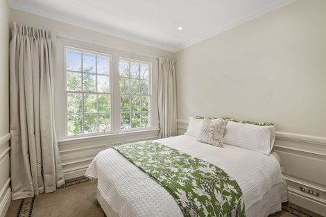 Photo of property in 122 Straven Road, Fendalton, Christchurch, 8014