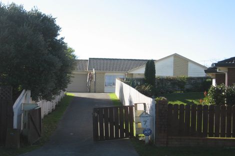 Photo of property in 7 Bernina Place, Weymouth, Auckland, 2103
