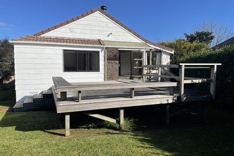 Photo of property in 5 Orinda Close, Botany Downs, Auckland, 2010