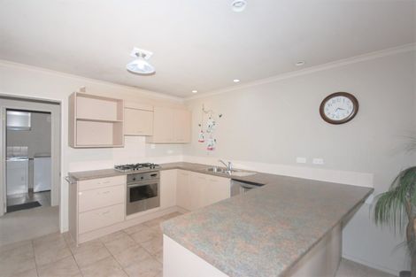 Photo of property in 28 Terracotta Drive, Blockhouse Bay, Auckland, 0600