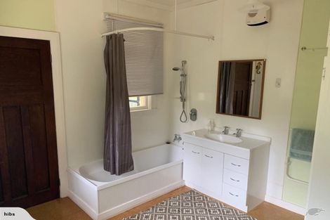 Photo of property in 16a Mclelland Street, Macandrew Bay, Dunedin, 9014