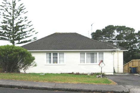 Photo of property in 16 Crystal Avenue, Glendene, Auckland, 0602