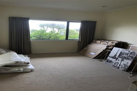 Photo of property in 39 Arahiwi Grove, Tirohanga, Lower Hutt, 5010