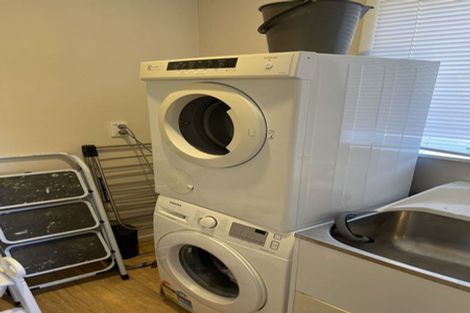 Photo of property in 24 Waipani Road, Te Atatu Peninsula, Auckland, 0610