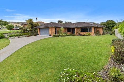 Photo of property in 16 Dorchester Place, Nawton, Hamilton, 3200