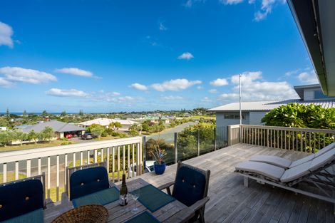 Photo of property in 17 Driftwood Place, Mangawhai Heads, Mangawhai, 0505