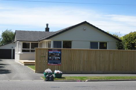 Photo of property in 20 Avonhead Road, Avonhead, Christchurch, 8042