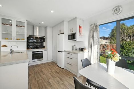 Photo of property in 112b Breezes Road, Avondale, Christchurch, 8061