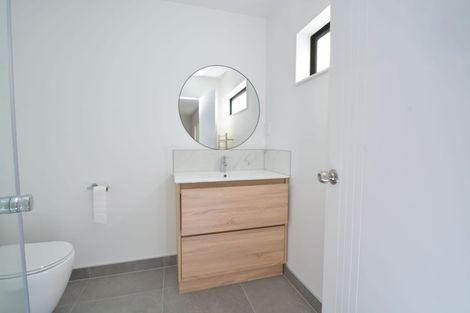 Photo of property in 26a Hutchinsons Road, Bucklands Beach, Auckland, 2014