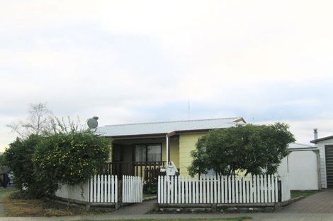 Photo of property in 2/42 Townshend Crescent, Greenmeadows, Napier, 4112