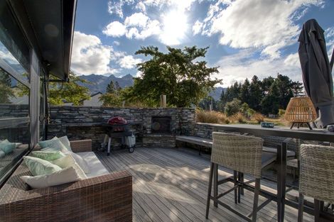 Photo of property in 1 Woodley Place, Glenorchy, 9372