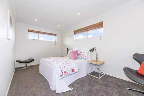 Photo of property in 595 Great South Road, Rosehill, Papakura, 2113