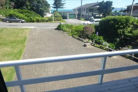 Photo of property in 49 Ames Street, Paekakariki, 5034