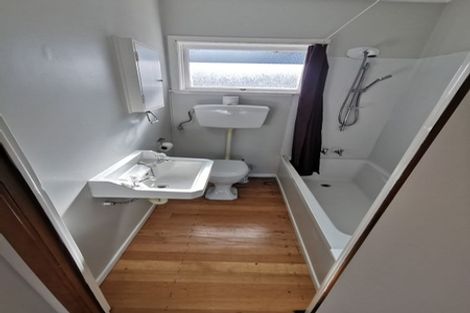 Photo of property in 4/27 Holland Road, Hillcrest, Auckland, 0627