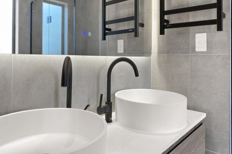 Photo of property in 14 Mina Way, Browns Bay, Auckland, 0630