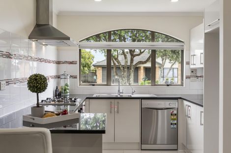 Photo of property in 48 Blackwood Drive, Wattle Downs, Auckland, 2103