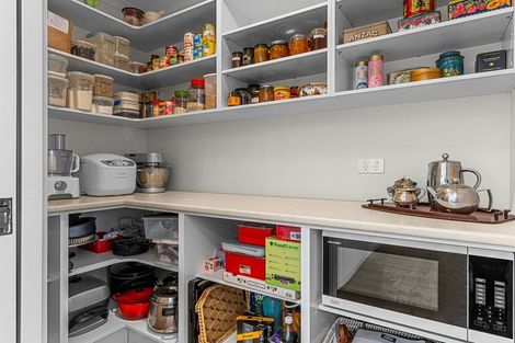 Photo of property in 98 Kaurinui Crescent, One Tree Point, 0118