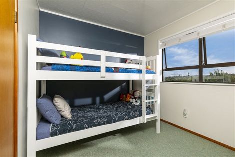 Photo of property in 45 Rosewarne Crescent, Glendene, Auckland, 0602