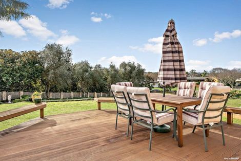 Photo of property in 16 Sunny Crescent, Huapai, Kumeu, 0810