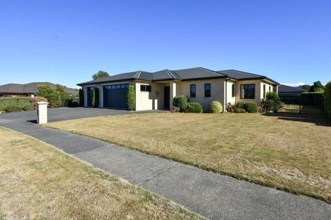 Photo of property in 39 Armstrong Avenue, Carterton, 5713