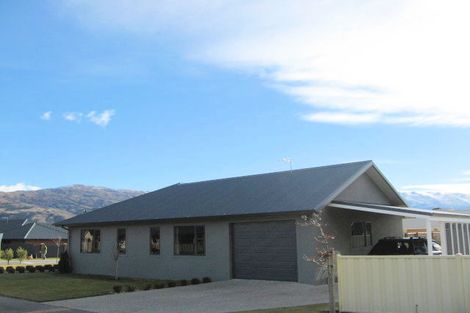 Photo of property in 13 Matthews Crescent, Cromwell, 9310