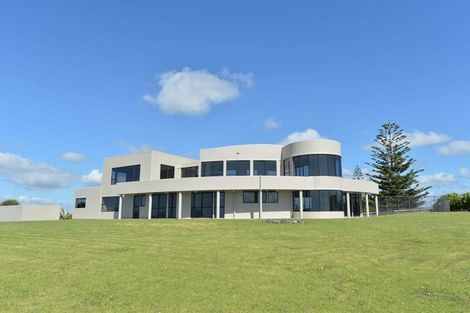 Photo of property in 696 Taiharuru Road, Taiharuru, Onerahi, 0192