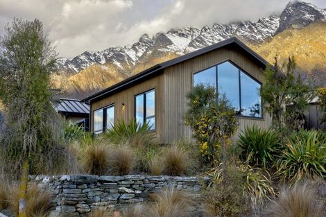 Photo of property in 14 Kerrera Lane, Jacks Point, Queenstown, 9371
