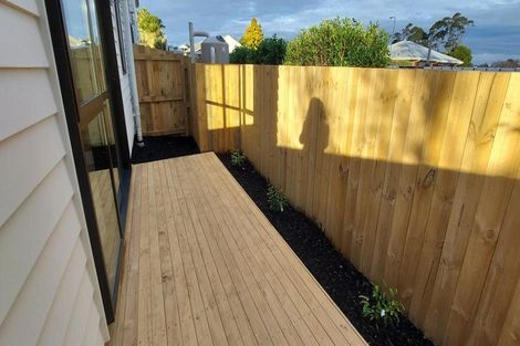 Photo of property in 29d Mackenzie Street, Te Atatu South, Auckland, 0610