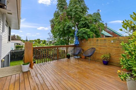Photo of property in 6 Claridge Street, Glen Eden, Auckland, 0602