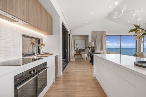 Photo of property in 33 Whakamoenga Point, Acacia Bay, Taupo, 3385