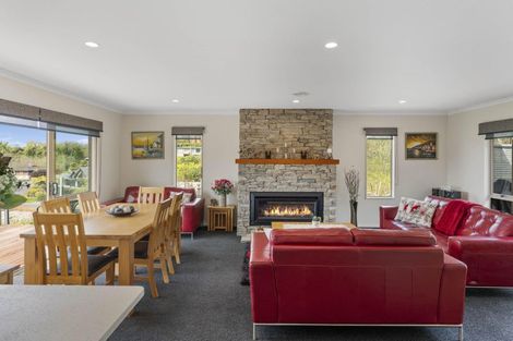 Photo of property in 19 Te Urunga Place, Acacia Bay, Taupo, 3330