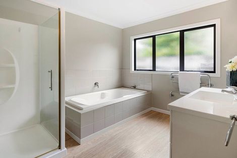 Photo of property in 30 Sandwich Road, St Andrews, Hamilton, 3200