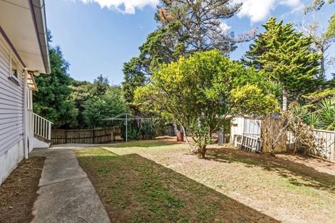 Photo of property in 49 Totaravale Drive, Totara Vale, Auckland, 0629