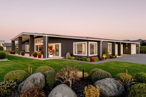 Photo of property in 1 Baxter Michael Crescent, Cambridge, 3434