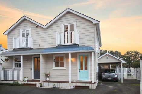 Photo of property in 1/14 Beach Road, Northcote Point, Auckland, 0627