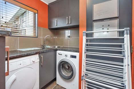 Photo of property in 48 Raumati Crescent, Onerahi, Whangarei, 0110